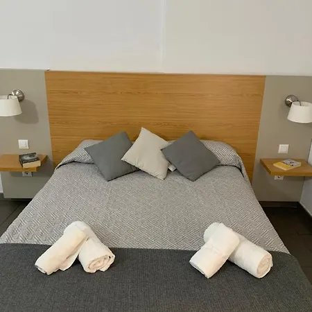 Mhc Arenales Hotel